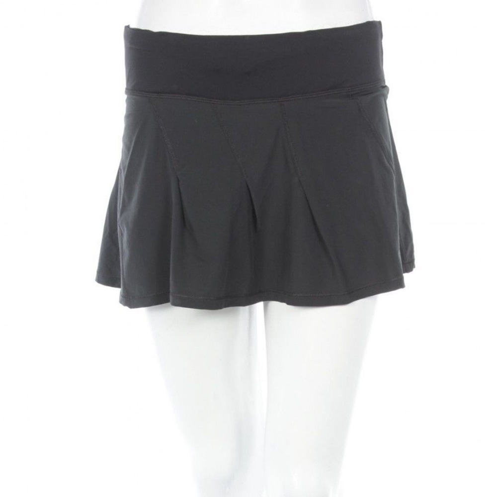 Rare Lululemon skirt BLACK